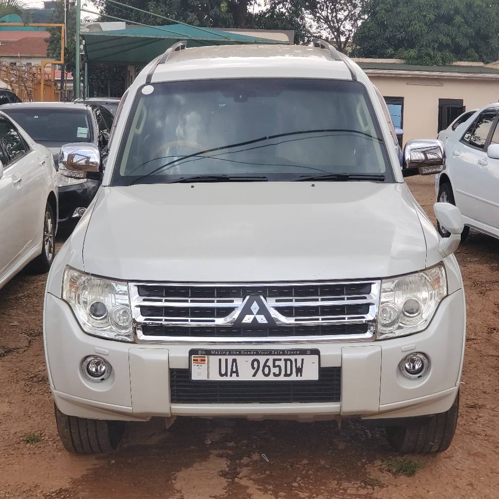 A picture of PAJERO 2010 55M