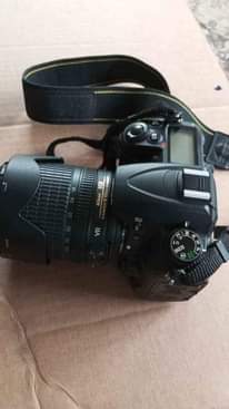 A picture of Nikon D7000 with 18 105 lense all for grab location