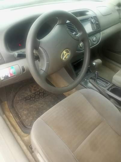 A picture of Toyota Camry 06 for sale