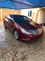 A picture of Hyundai Sonata 2012