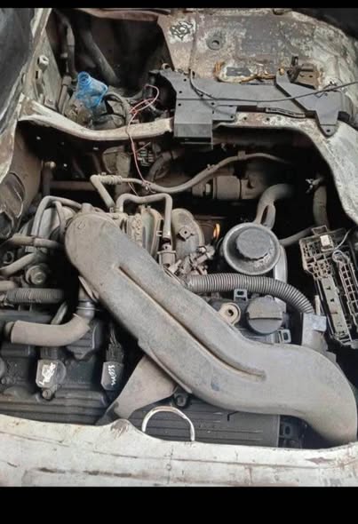 A picture of Dealers deallll 2012 Toyota hiace hummer bus for sale Good