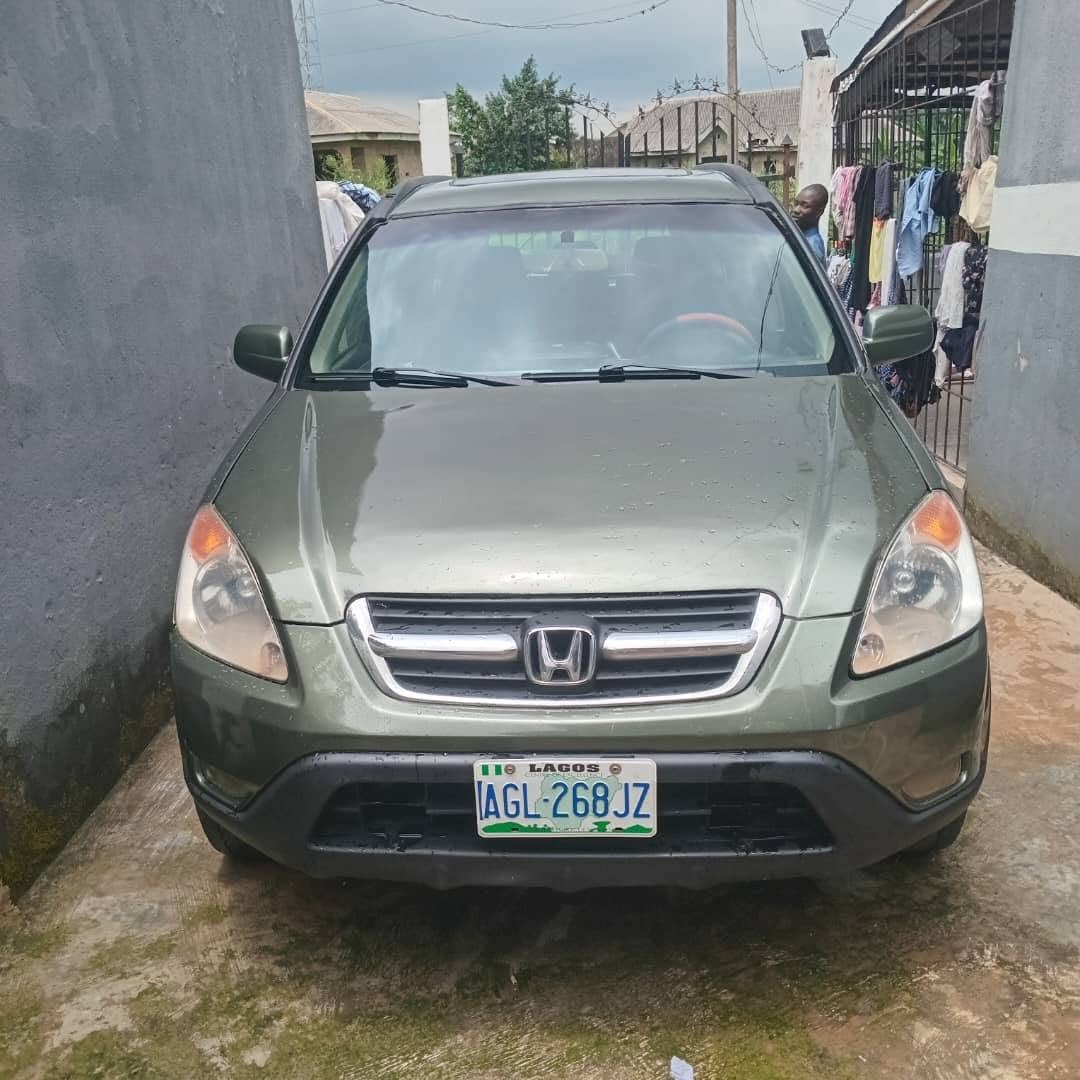 A picture of AWOOF HONDA CR V 05 Nothing to Fix