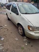 A picture of 2001 Toyota Sienna