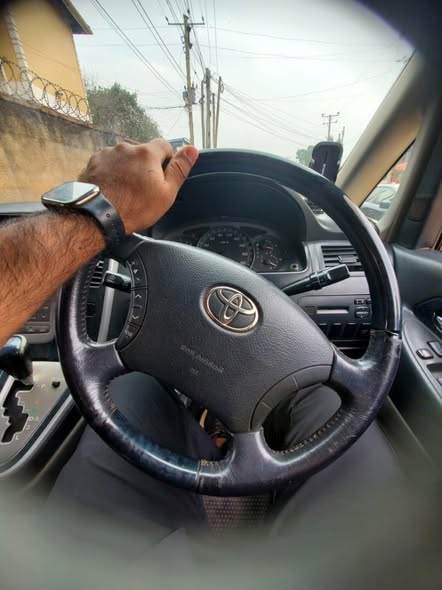 A picture of Toyota alphard 16m