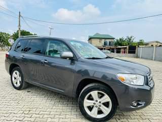 A picture of 2010 Toyoto Highlander