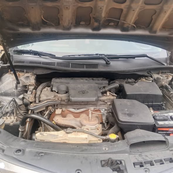 A picture of Toyota camry 2013 le awoof deals