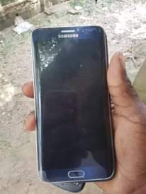 A picture of samsung s6 edge na kinokia