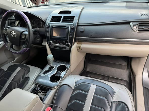 A picture of 2014 TOYOTA CAMRY