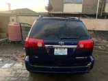 A picture of Toyota sienna 2006