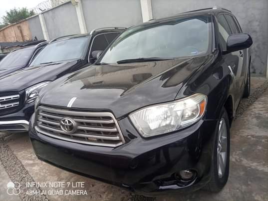 A picture of Toyota Highlander 2008