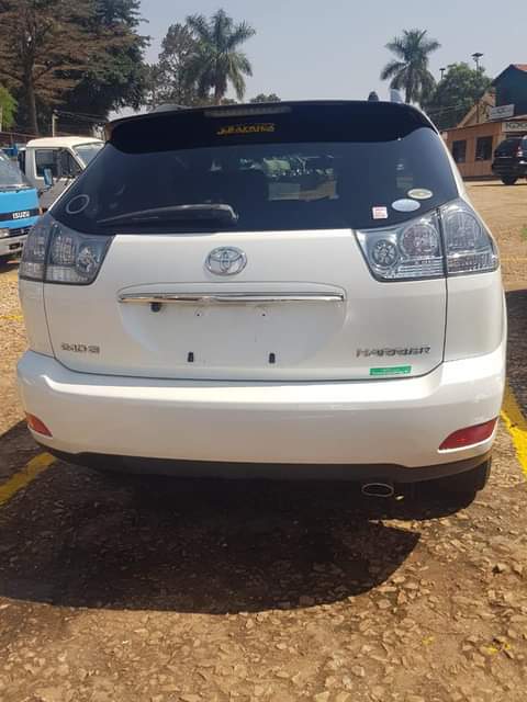 A picture of Toyota harrier