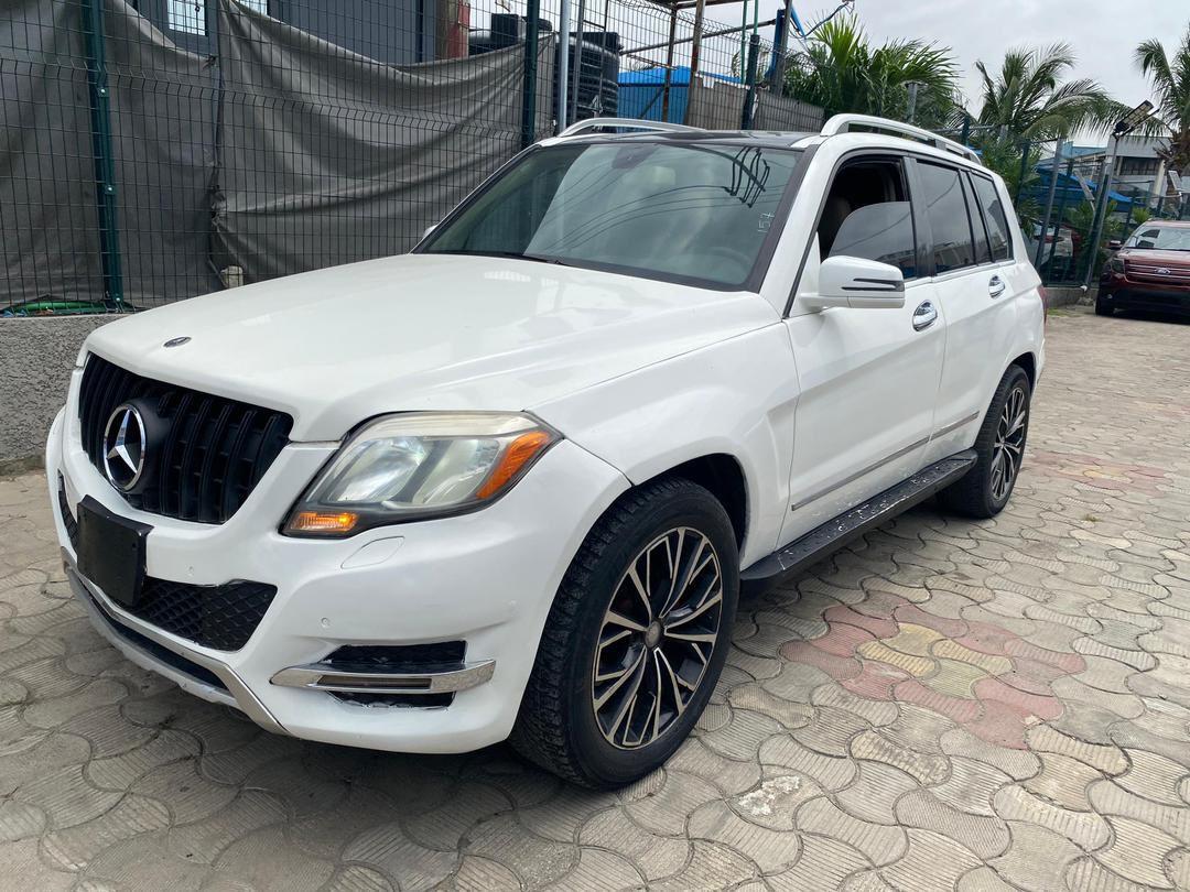 A picture of 2011 BENZ GLK 350 2011 o9i6i7o5987