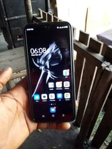 A picture of Spark 8c Ina gb 64 ram3 gb sm bado mpya