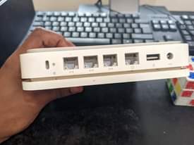 A picture of OLd modeL AppLe RouTer