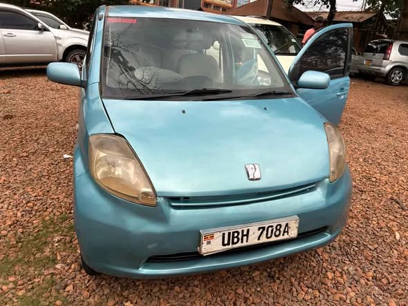 A picture of Toyota passo