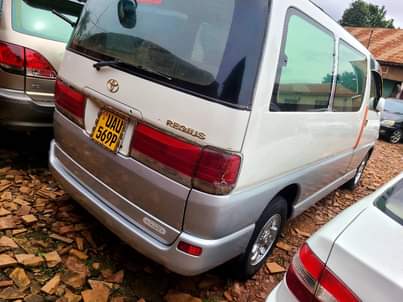 A picture of Toyota regius petrol
