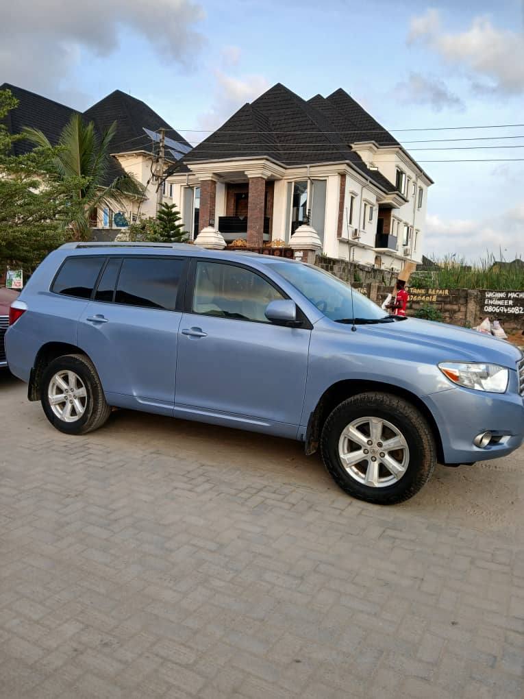 A picture of Foreign used 2008 Highlander sports
