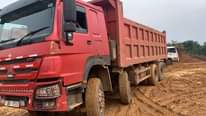 A picture of Second hand sinotrucks and equipment available for sale