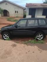 A picture of Toyota RAV4 tokunbo standard complete pure first body pan everything