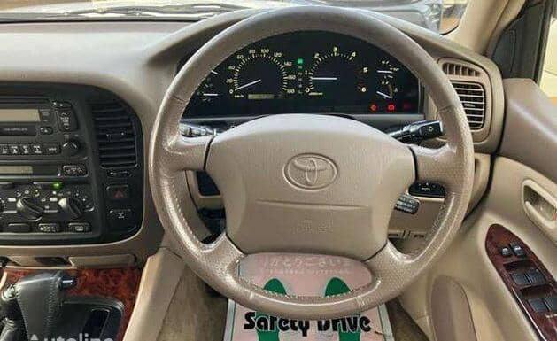 A picture of PRICE MILION 95 Call.0686 876836 LANDCRUISER VX 100 SERIES YEAR