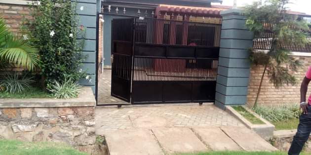 self compound houses