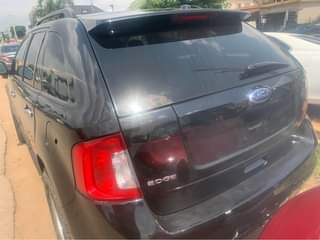 A picture of 2008 ford edge