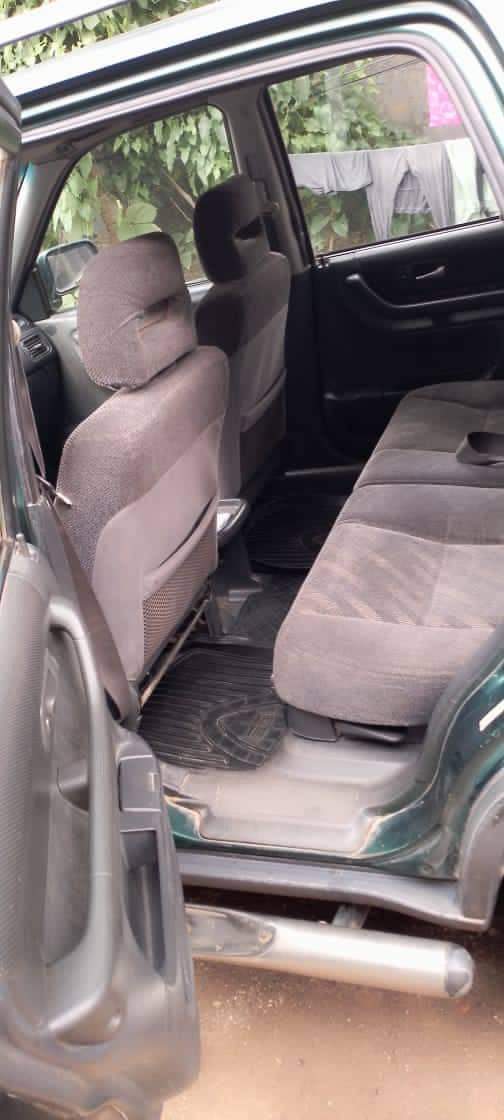 A picture of 2005 Honda CR V 2005 3 5
