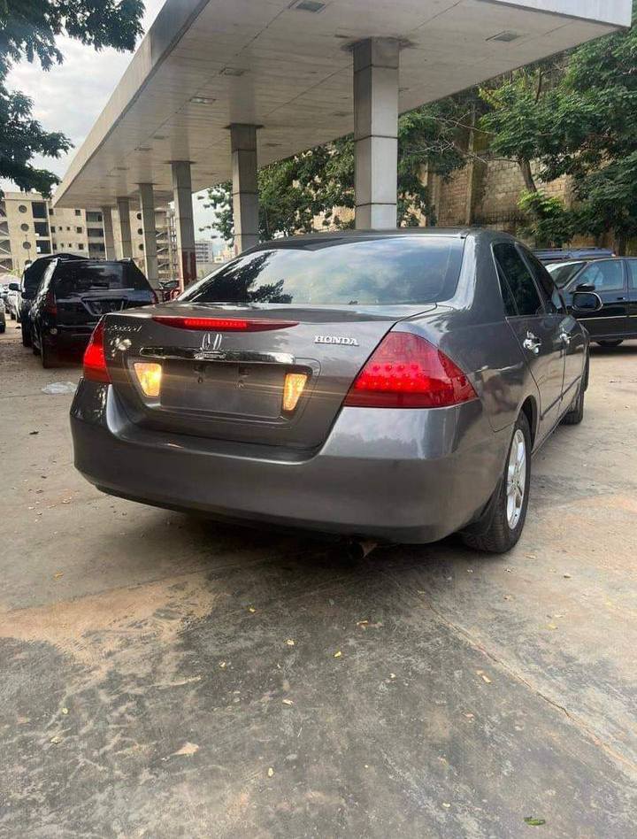 A picture of Distress sell Honda DC 2007. Owner needs money urgently