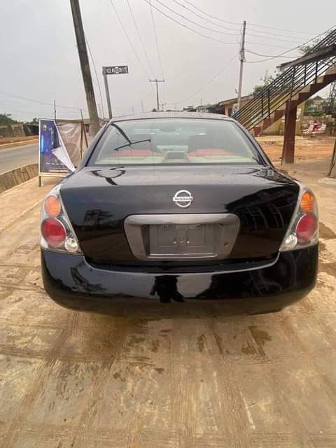 A picture of Nissan ultima 2005