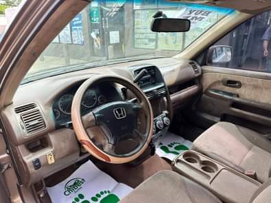 A picture of 2004 model Honda CR V First body Engine Gear Ac