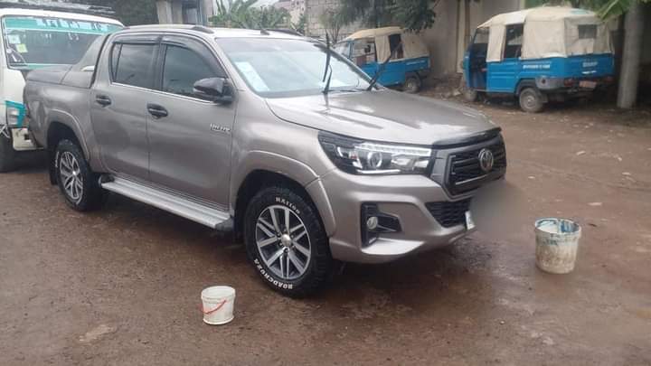 used toyota hilux