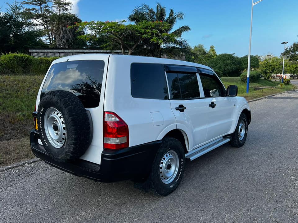 A picture of Price ml 26 800 000 Pajero mistubishi manyu 0744555502