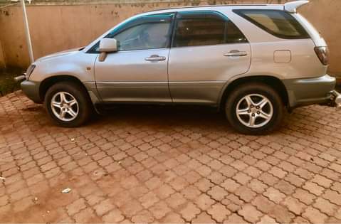 A picture of 2000 Toyota 2000