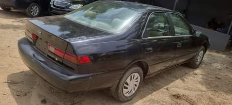 A picture of Toyota camry 1999