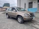A picture of 2000 model Lexus RX300 Everything is working well Engine Gear