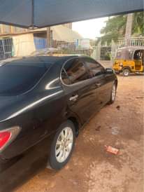 A picture of 2005 LEXUS ES 330 in pristine condition with first body