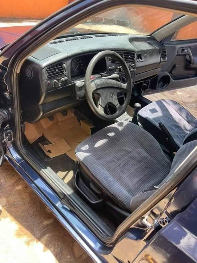 A picture of 2001 Golf 2000 1