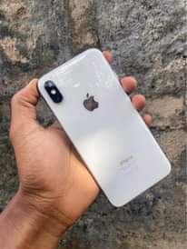 A picture of Iphone x