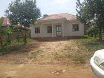 A picture of Quick sale 39m money needed agrently house on sale located