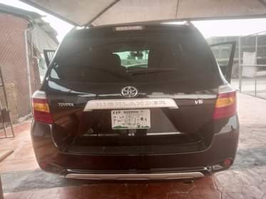 A picture of Sharp 2010 toyota Highlander First body Belgium grade Ac chills