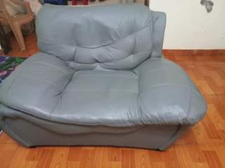 A picture of 7 seater original imported pure leather sofa 3 2 1