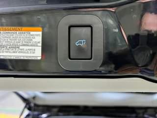 A picture of Toyota sienna XLE 2016 for sale contact 971581753040