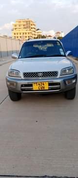 A picture of Rav4 Kal sanaa ipo Kimara Barut full Ac safari popote