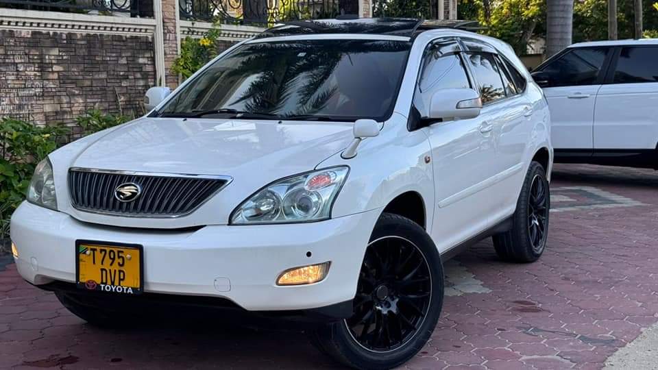 A picture of  TOYOTA HARRIER Reg DVP Engine Size Cc 2360 Engine