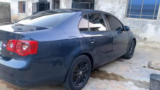 A picture of Volkswagen Jetta 2006 model 09077163389