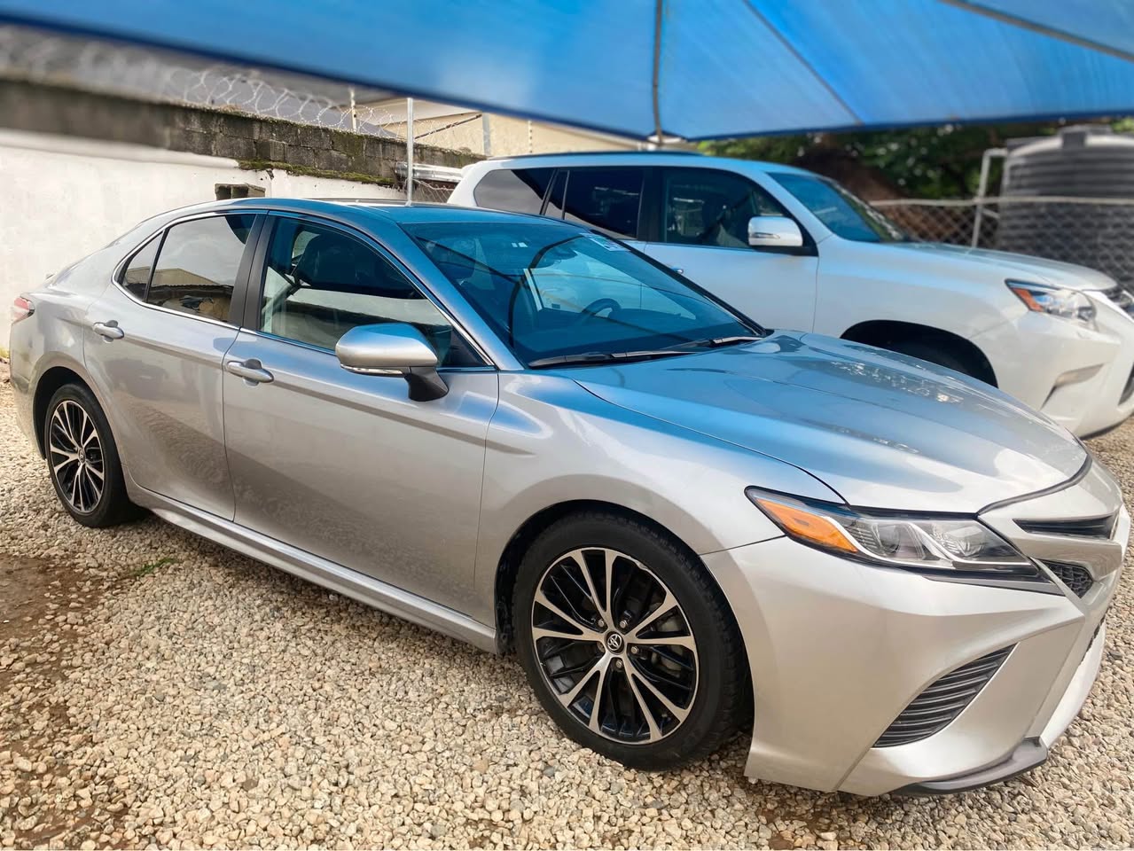 A picture of Toyota camry 2020 model the cleanest car ever fullest option