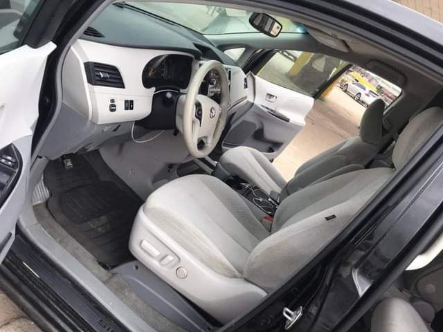 A picture of 2012 Toyota Sienna