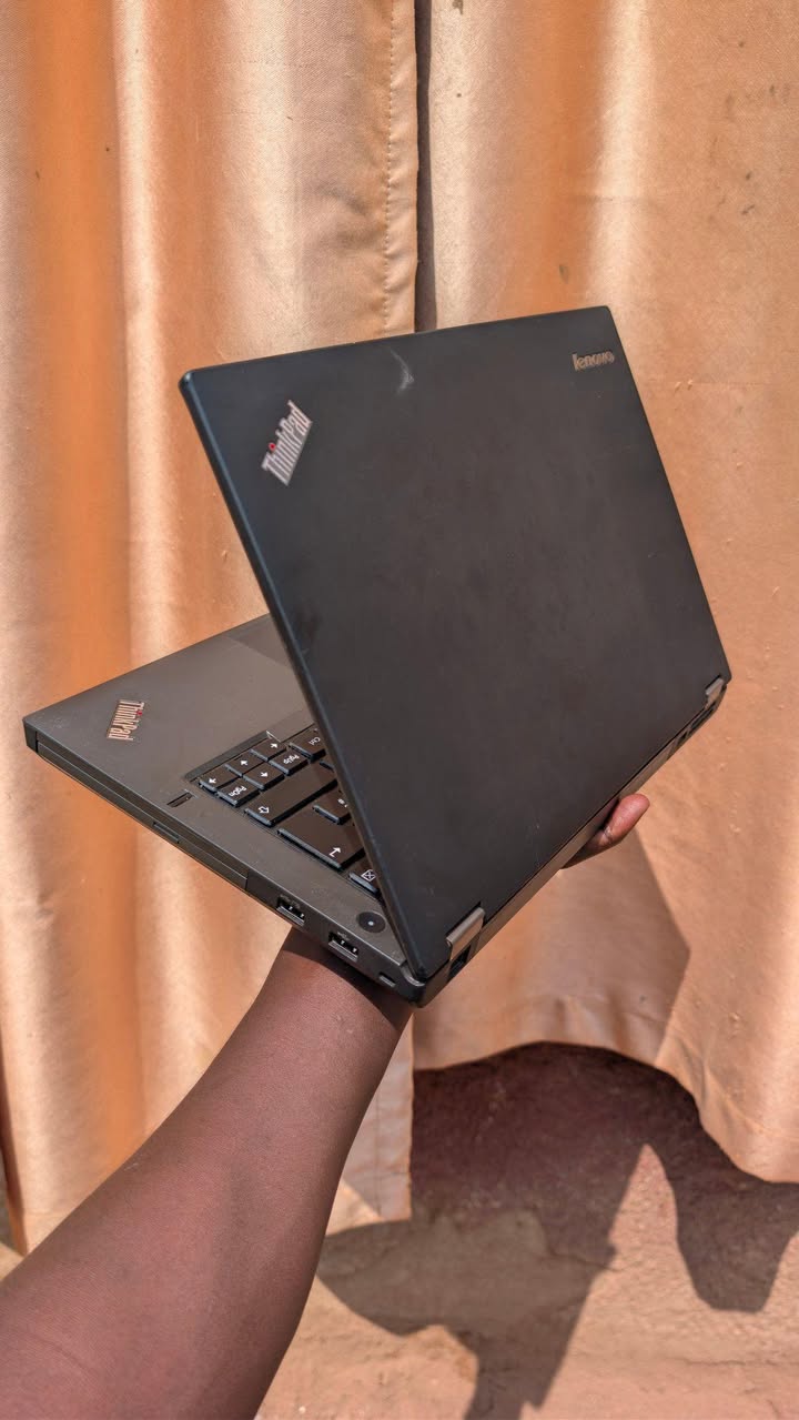 A picture of Lenovo laptop i5 lighting keyboard
