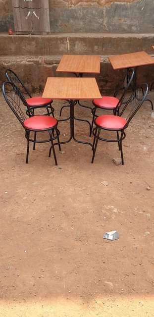 A picture of Chairs and counter stools 256754797112 256783095025