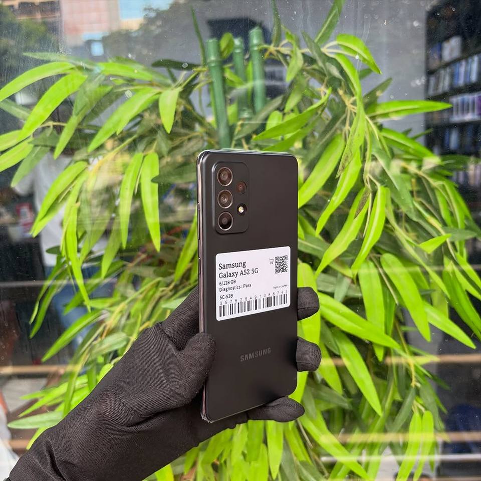 A picture of Samsung a52 5g